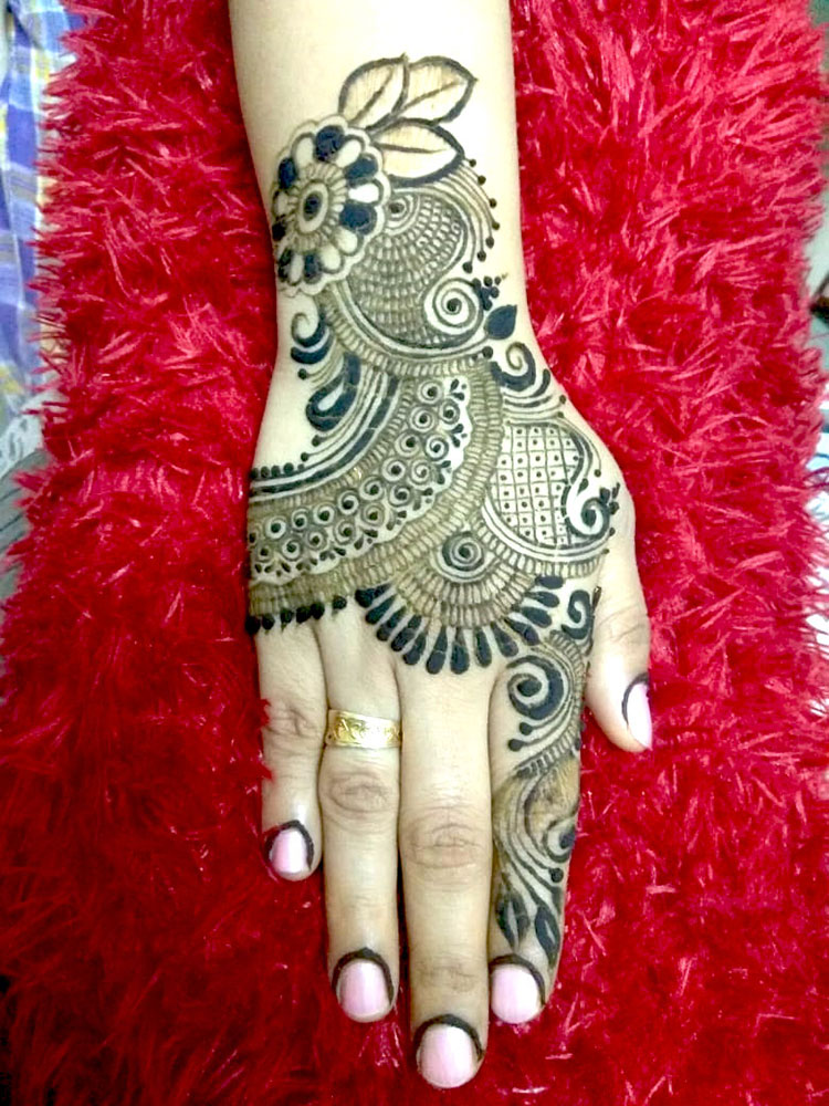 Full hand Arabic henna design Follow for more mehendi pics & videos  @mehendi_4u 👈👈👈👍💕 . Credit: @sifaz__henna Tag your friends who are… |  Instagram